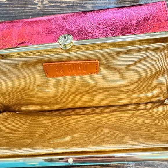 NWT HOBO Strawberry Pink Metallic Wallet w/Gold kiss lock - Picture 6 of 9